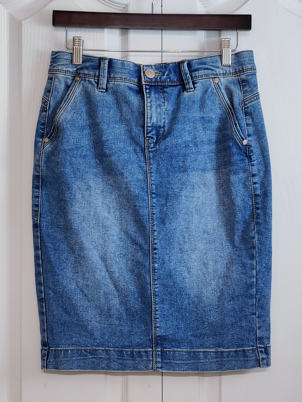 Goddess Fit Stretch Denim Pencil Skirt Medium Wash Small - Picture 1 of 13